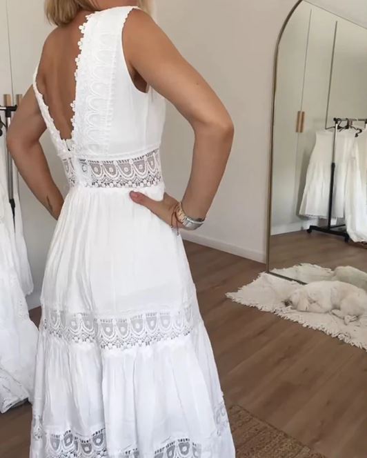 Vestido tirantes de encaje con escote en V