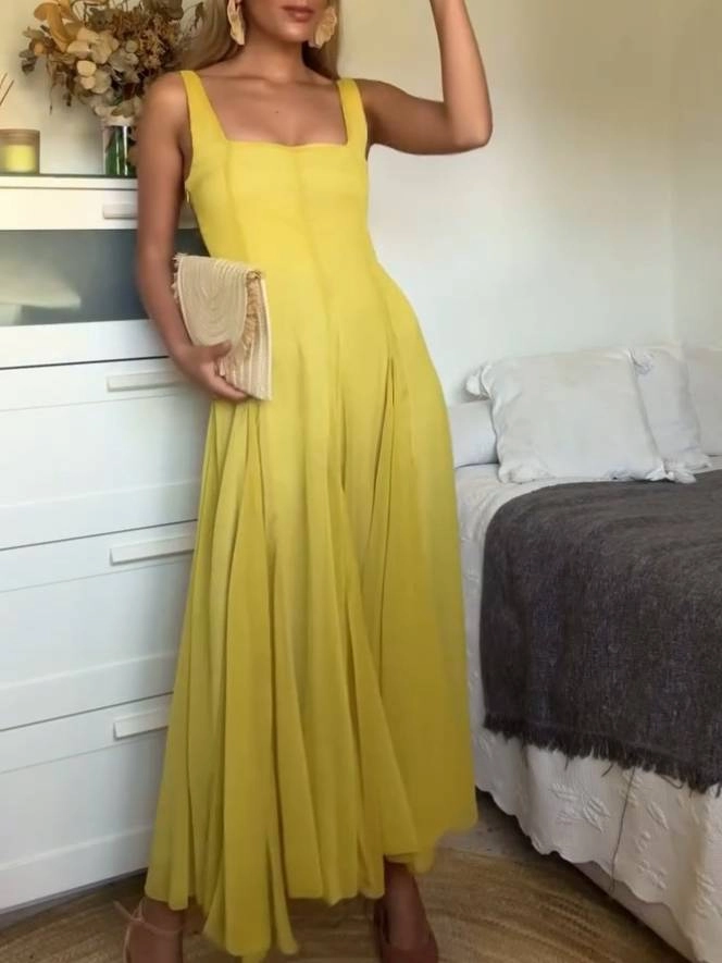 Vestido largo elegante con escote cuadrado y tirantes ideal para días informales