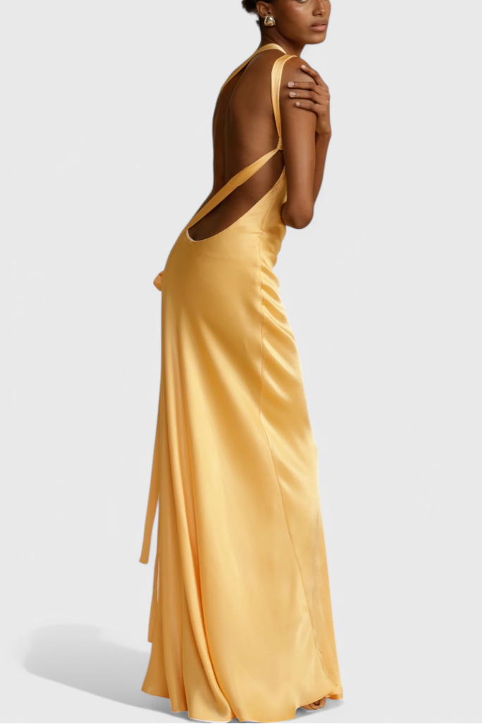 Lucra | Vestido Maxi con Tirantes Diagonales y Espalda Descubierta