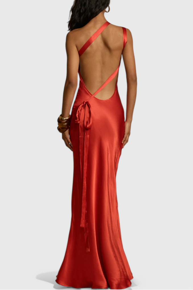 Lucra | Vestido Maxi con Tirantes Diagonales y Espalda Descubierta