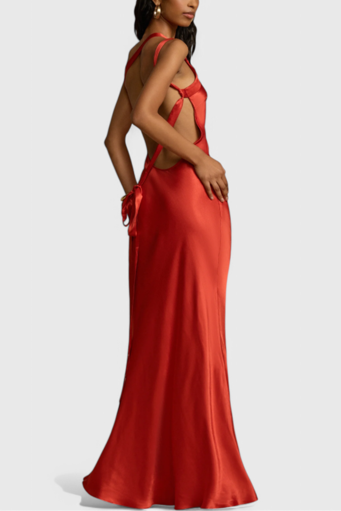 Lucra | Vestido Maxi con Tirantes Diagonales y Espalda Descubierta