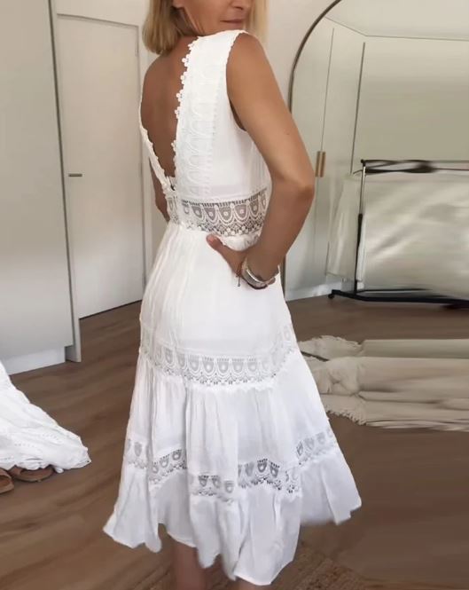 Vestido tirantes de encaje con escote en V