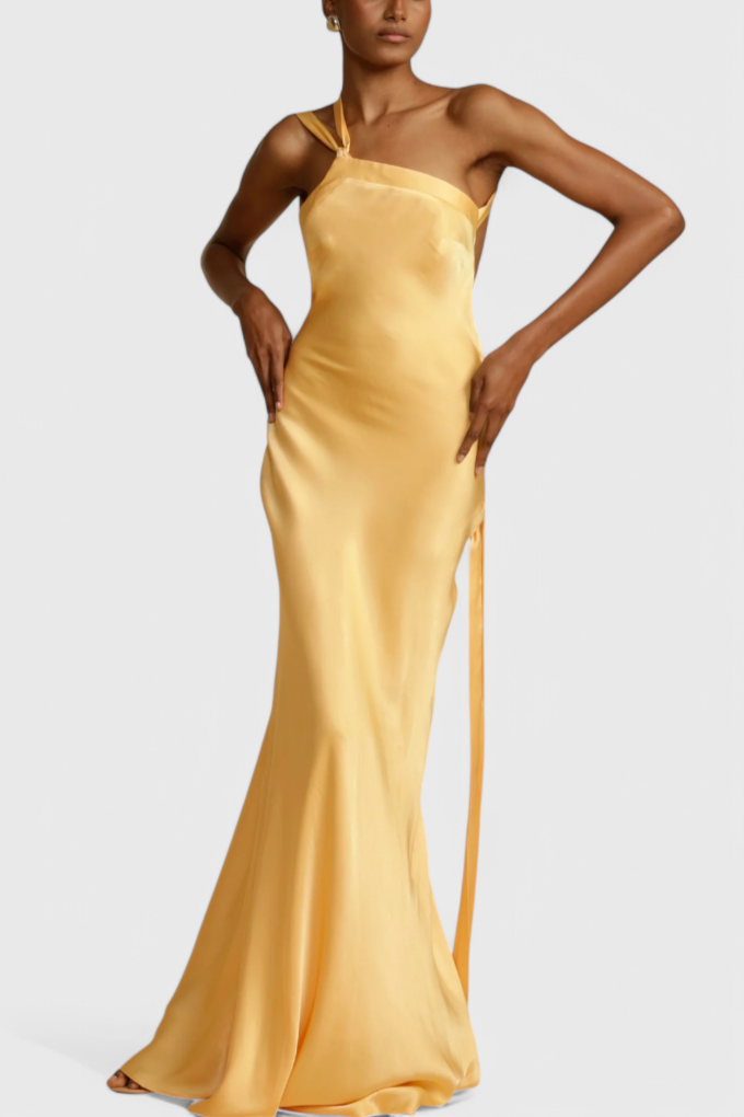 Lucra | Vestido Maxi con Tirantes Diagonales y Espalda Descubierta