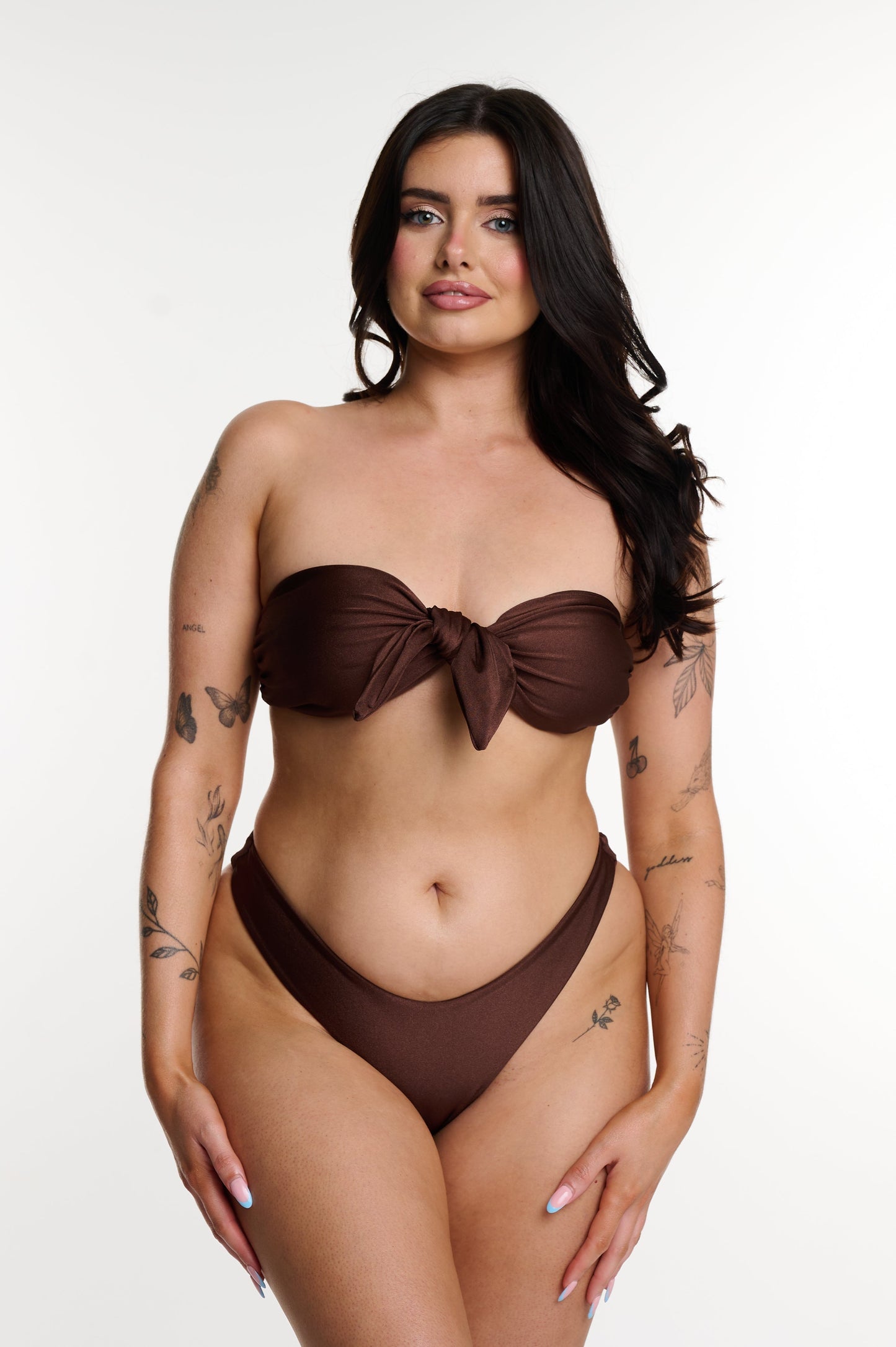 Luciana - Bikini Con Nudo Frontal Y Estilo De Banda
