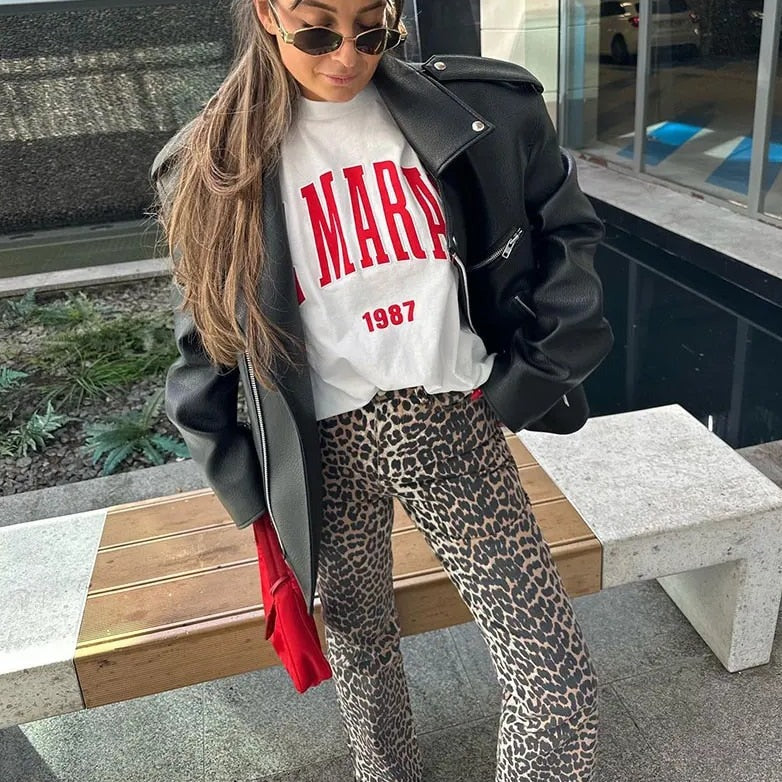 Bonnie - Vaqueros vintage de moda con un llamativo estampado de leopardo