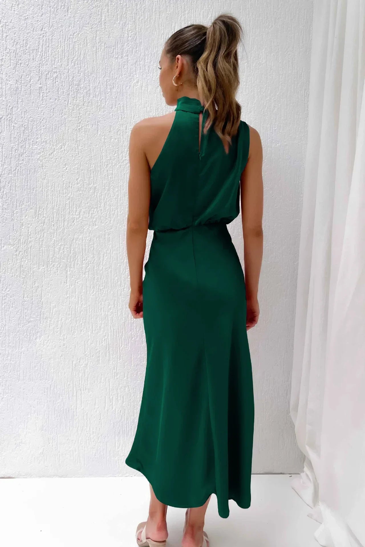 Vestido Leticia – Satén Largo y Sofisticado