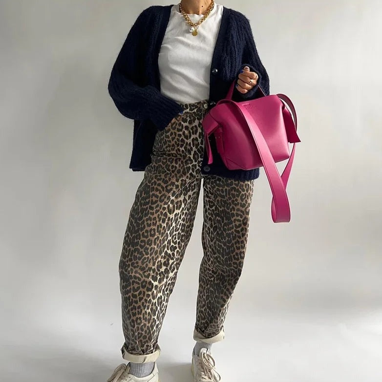 Bonnie - Vaqueros vintage de moda con un llamativo estampado de leopardo