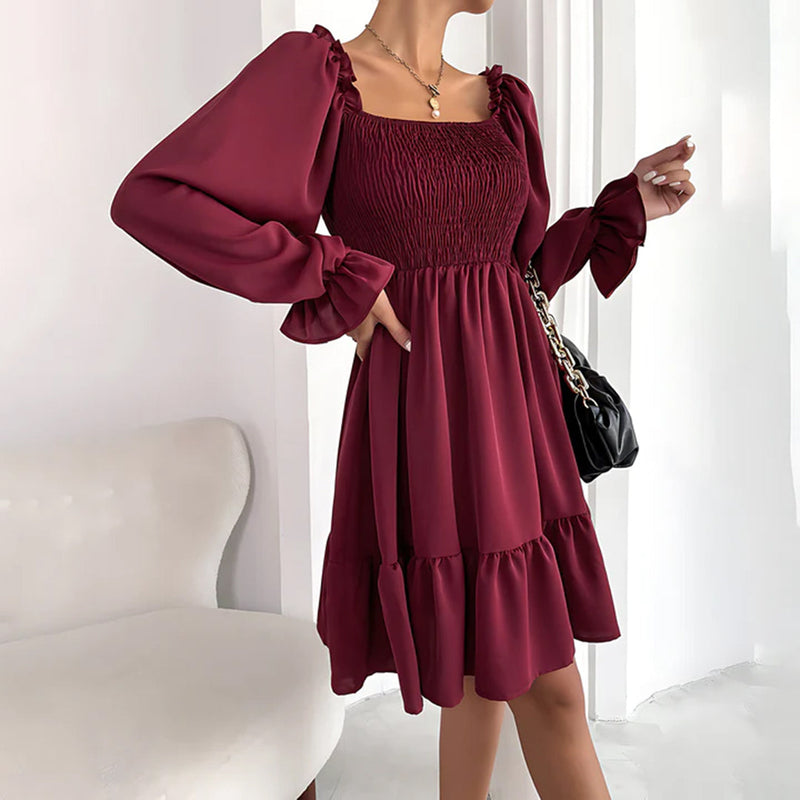 ARIA - Elegante vestido con bonitos volantes
