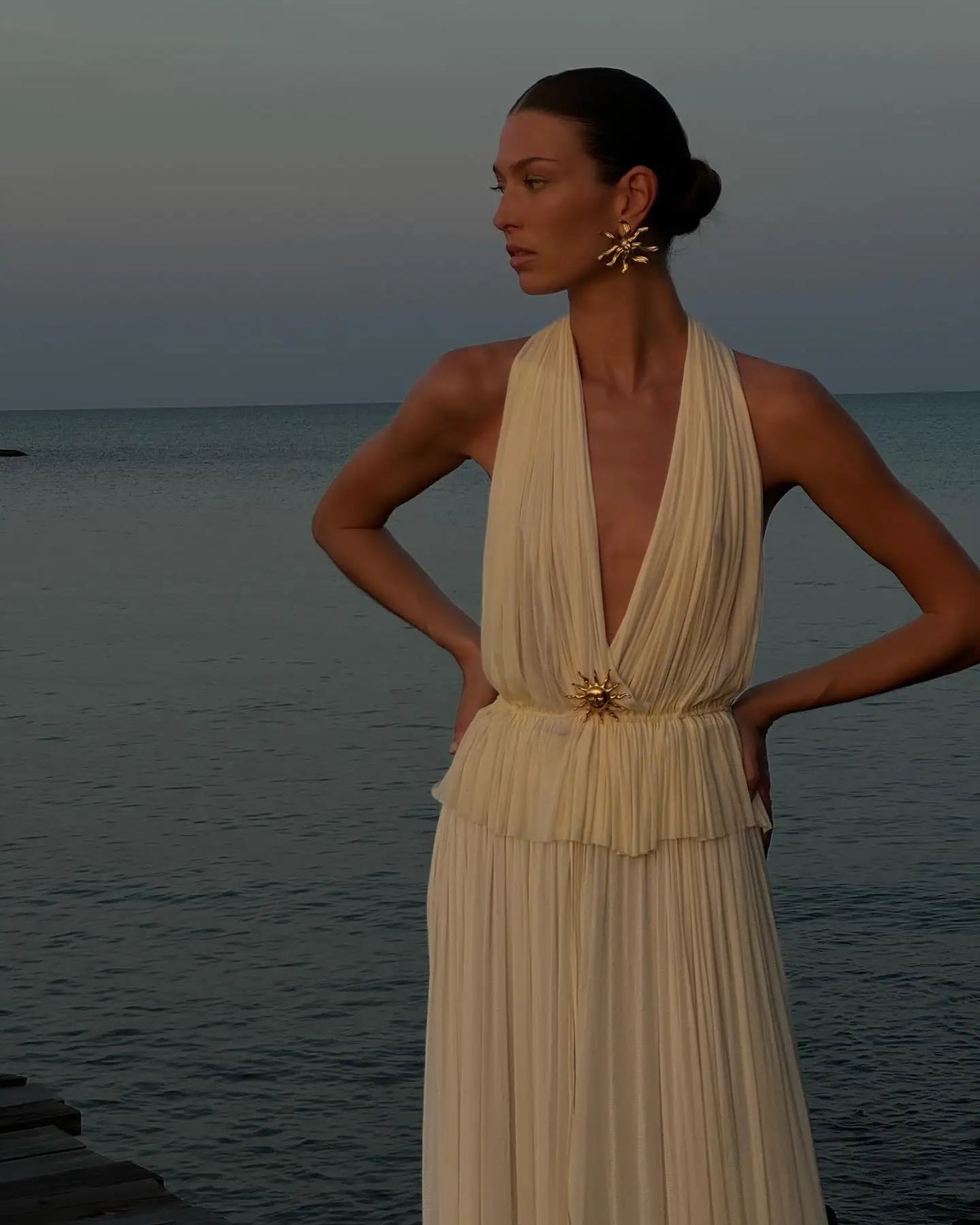 SOFIA | Top cropped moderna con pliegues sutiles