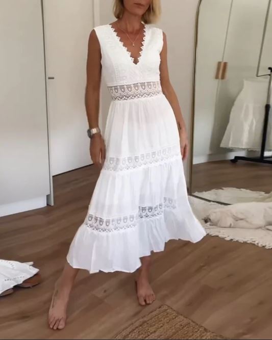 Vestido tirantes de encaje con escote en V