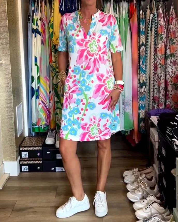 Vestido de manga corta con estampado floral y escote en pico