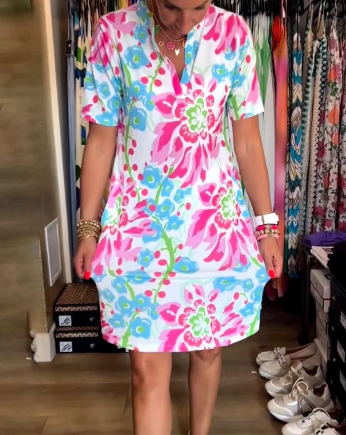 Vestido de manga corta con estampado floral y escote en pico