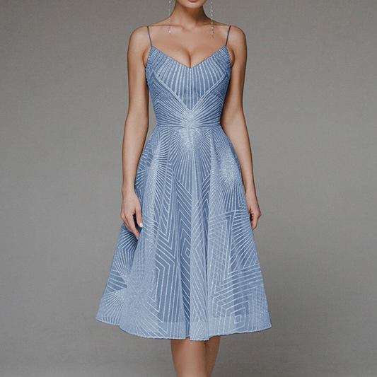 Blanca - Elegante vestido con elegante diseño de espalda abierta