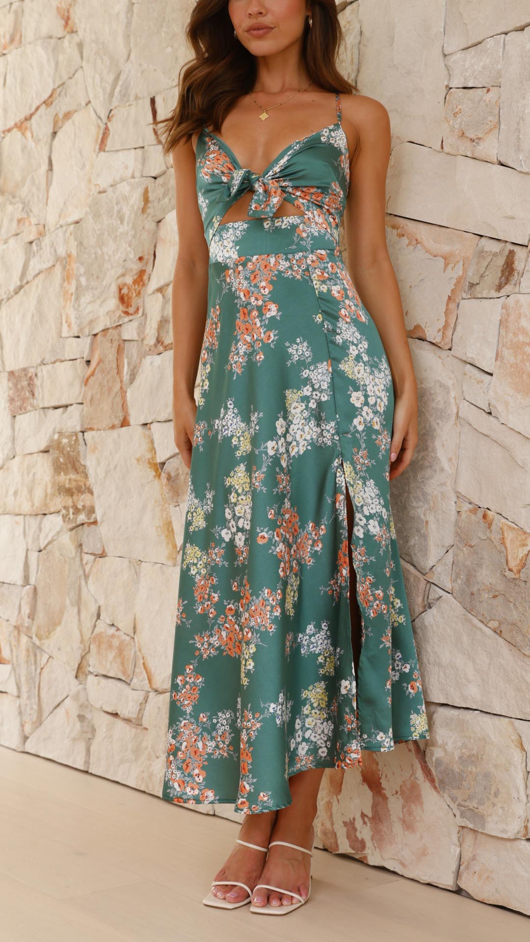 Myla | Vestido Midi de Satén Floral con Abertura