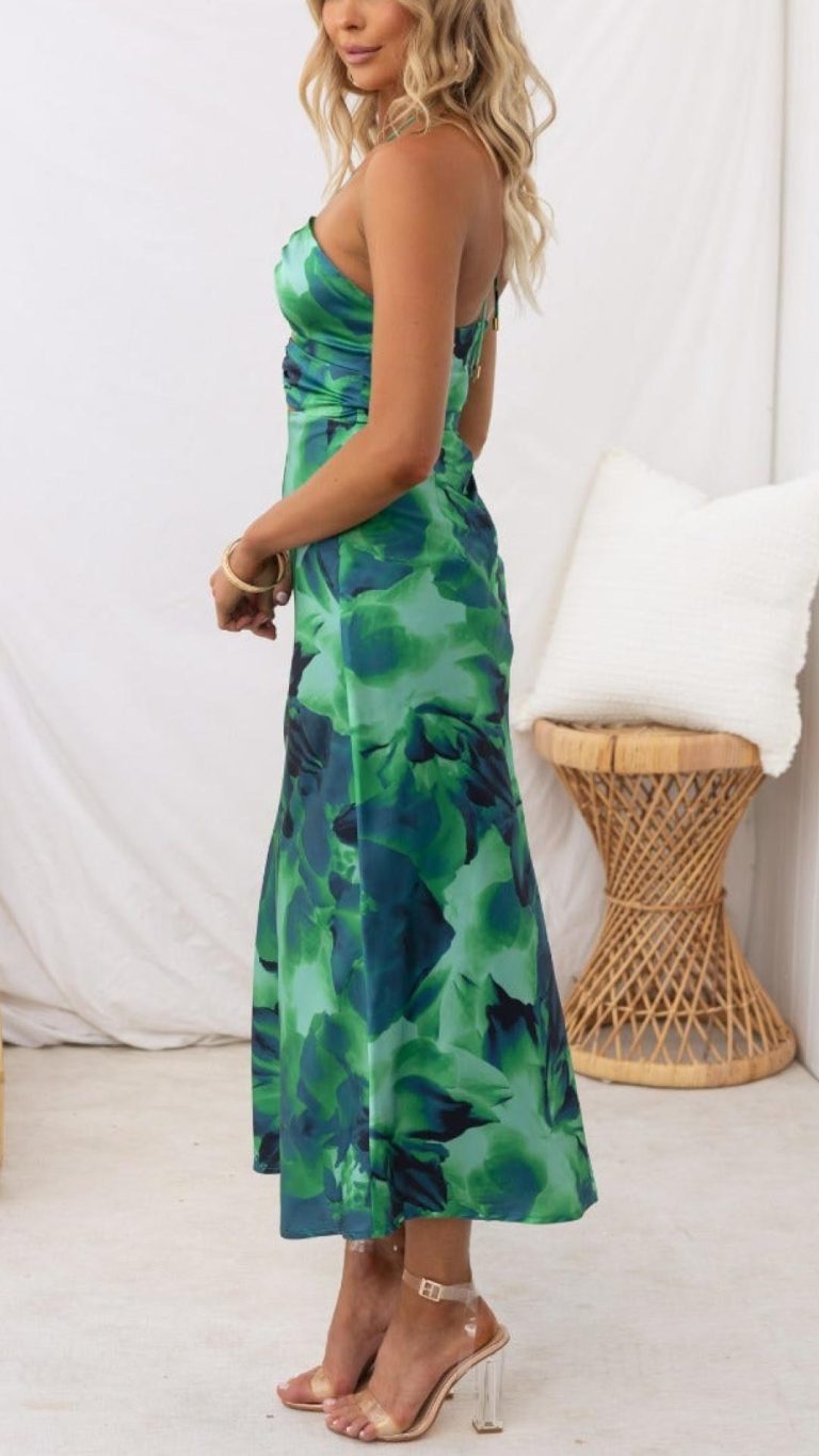 Vestido Brisa Verde con estampado, escote halter anudado y abertura | Brisa Verde